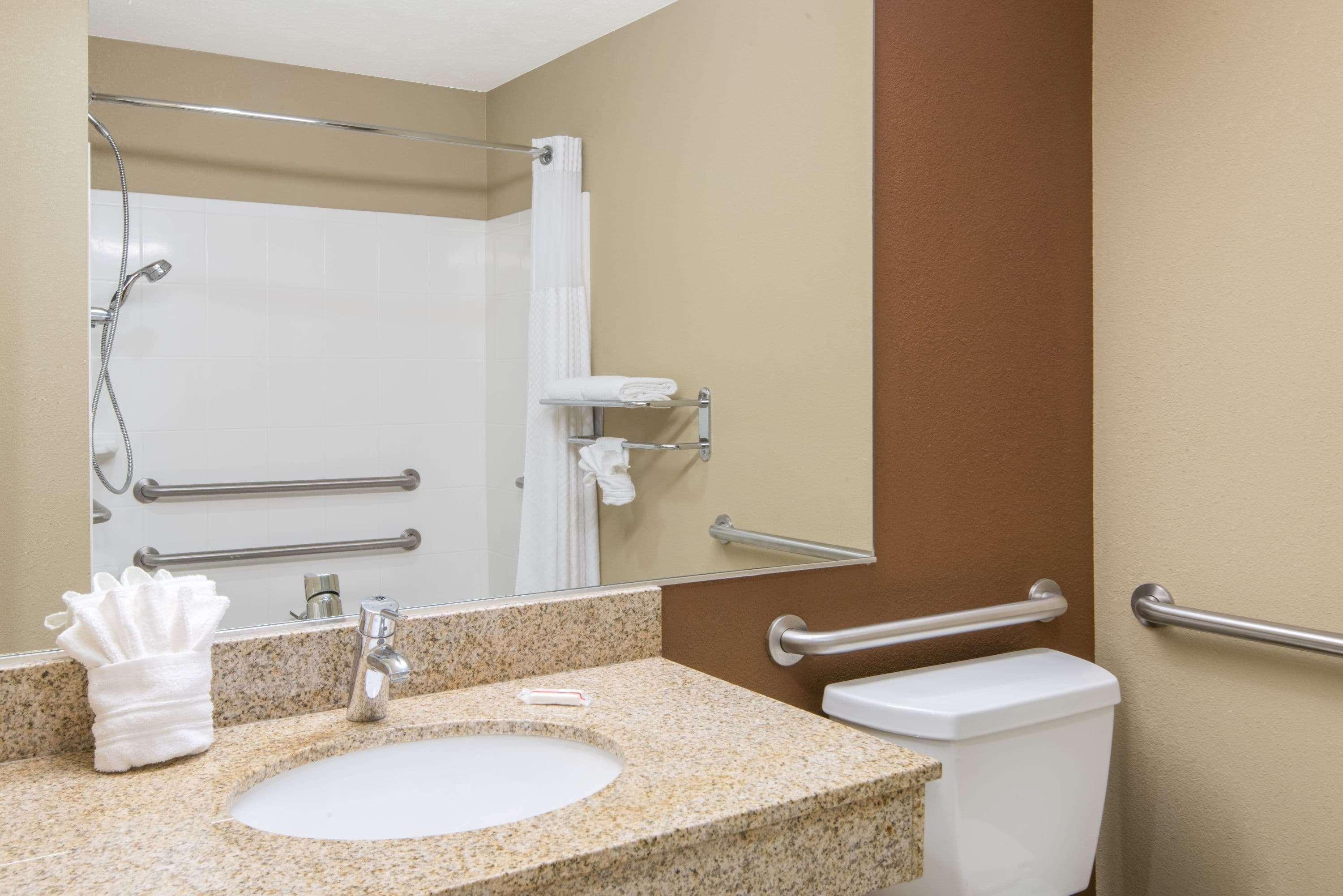 Microtel Inn And Suites Норт-Кантон Экстерьер фото