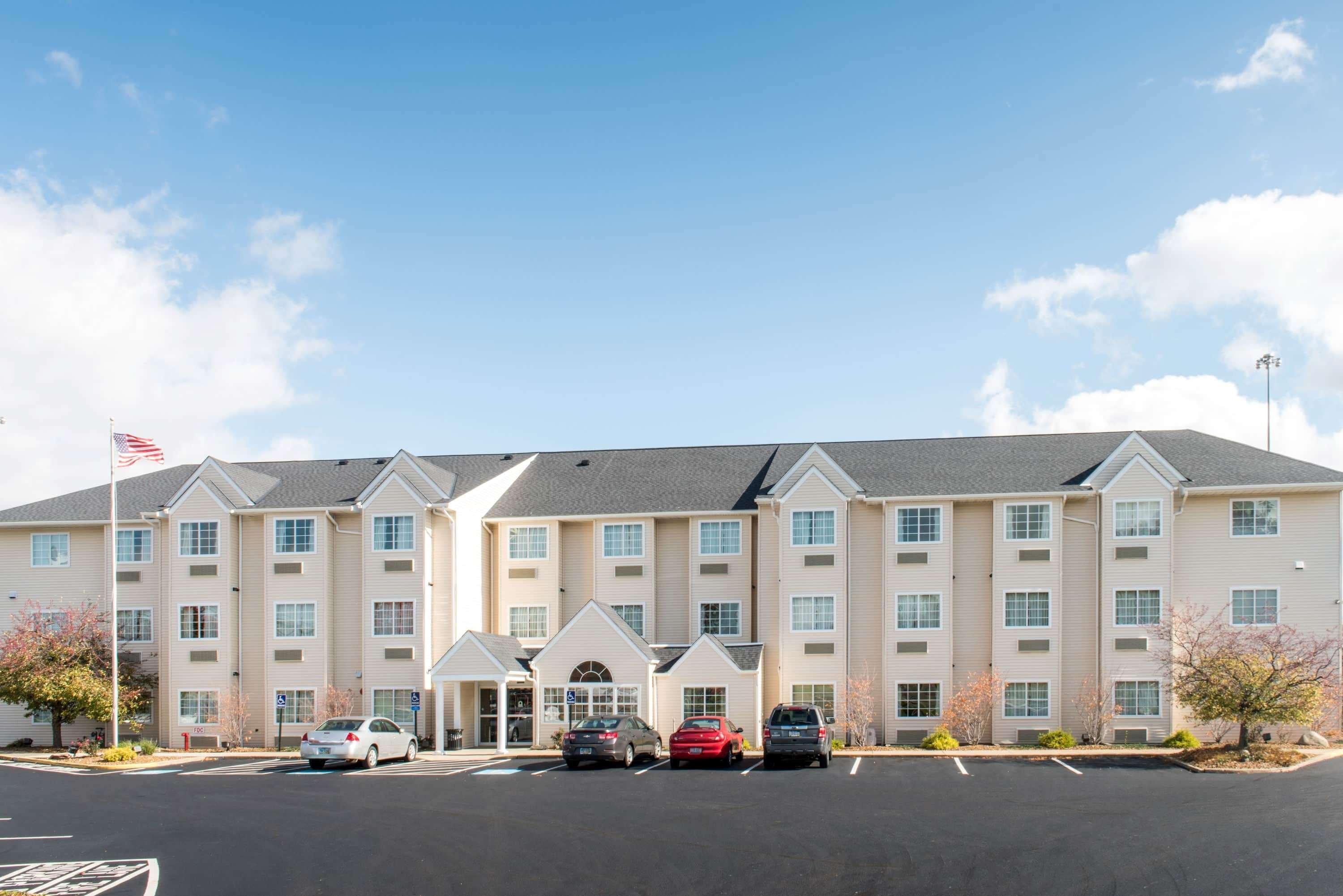 Microtel Inn And Suites Норт-Кантон Экстерьер фото