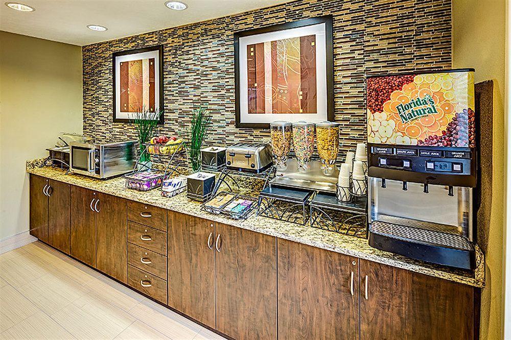 Microtel Inn And Suites Норт-Кантон Экстерьер фото