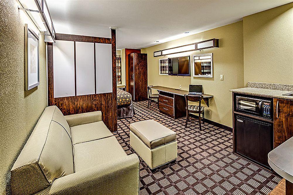 Microtel Inn And Suites Норт-Кантон Экстерьер фото
