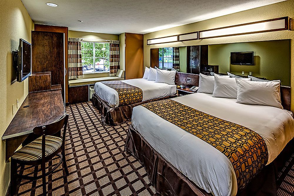 Microtel Inn And Suites Норт-Кантон Экстерьер фото